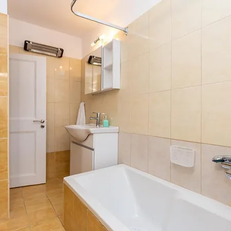 Accordi A Finestra * Corfu (city)